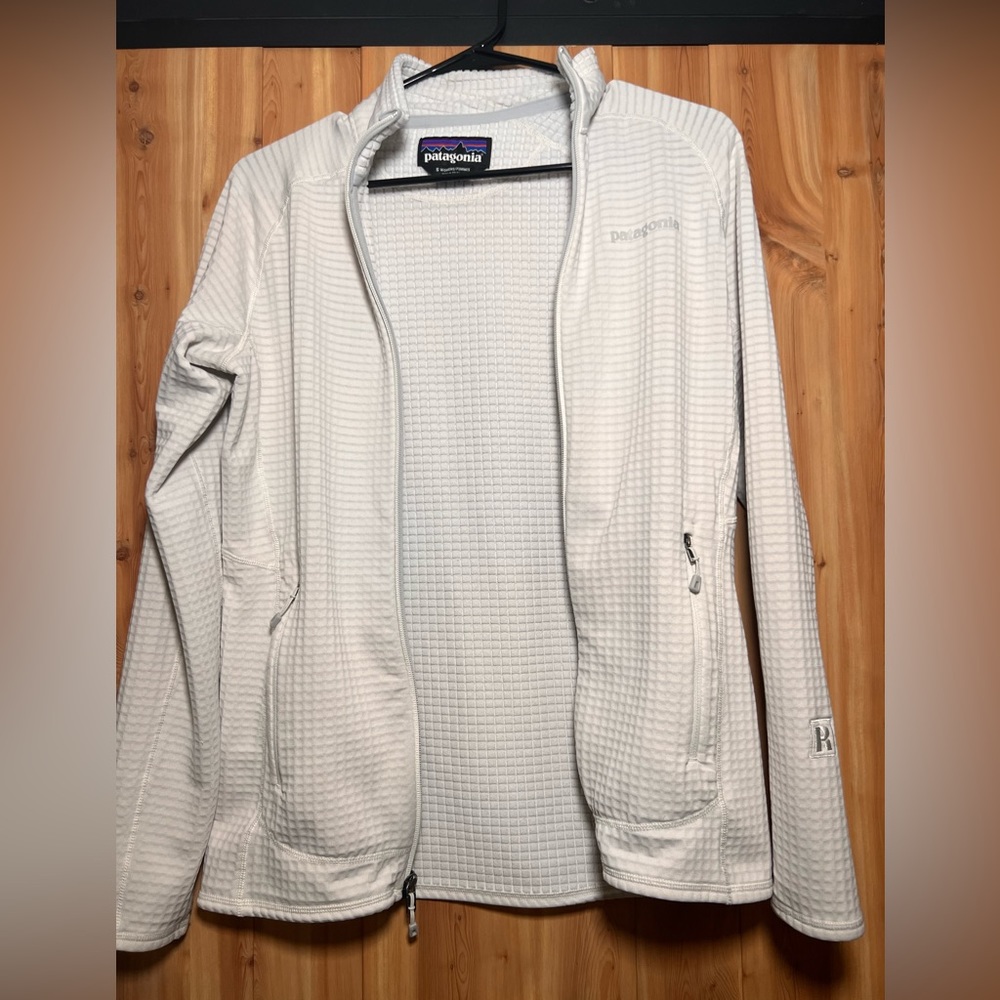 Patagonia Women’s sweater jacket full zip size small